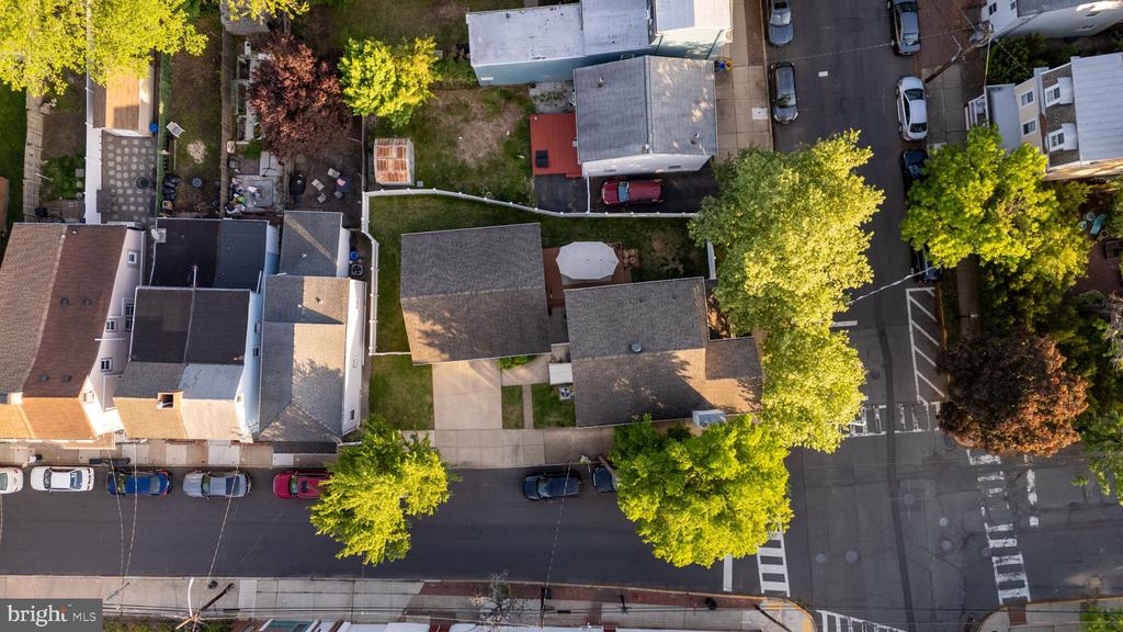401 FARNSWORTH AVENUE