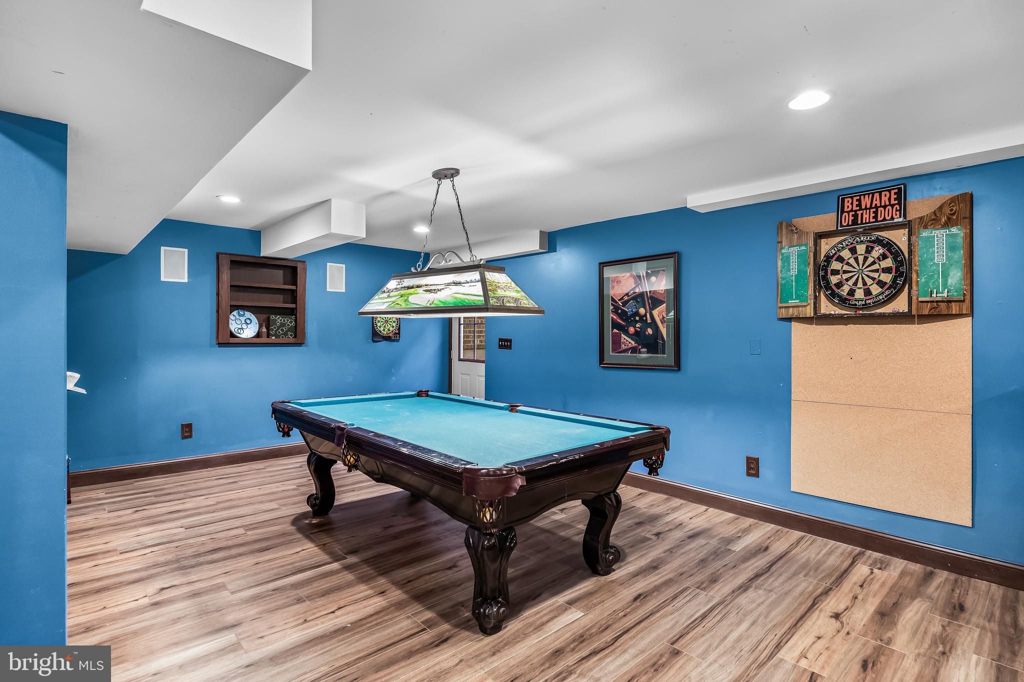 3 S LAKESIDE DRIVE W