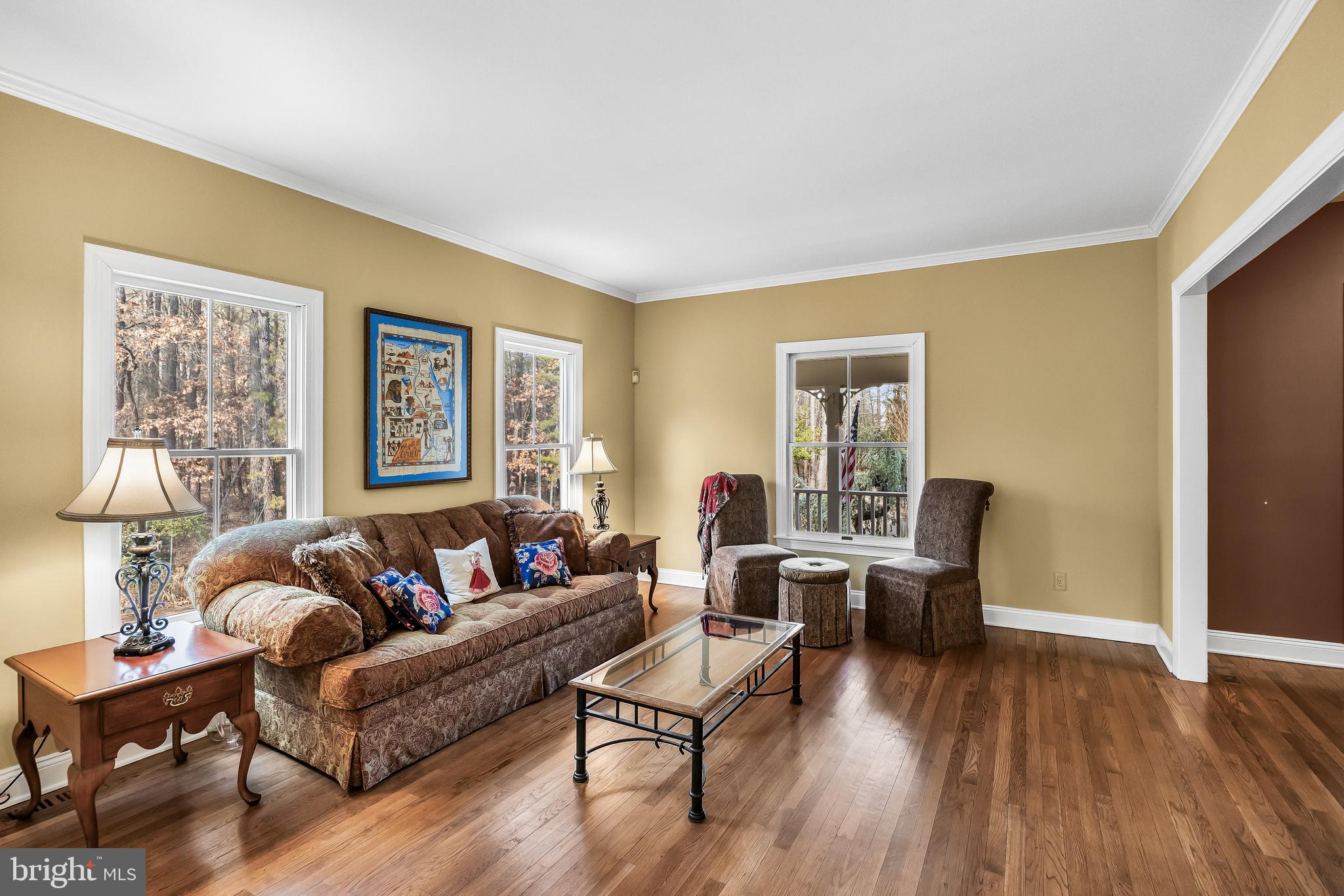 3 S LAKESIDE DRIVE W