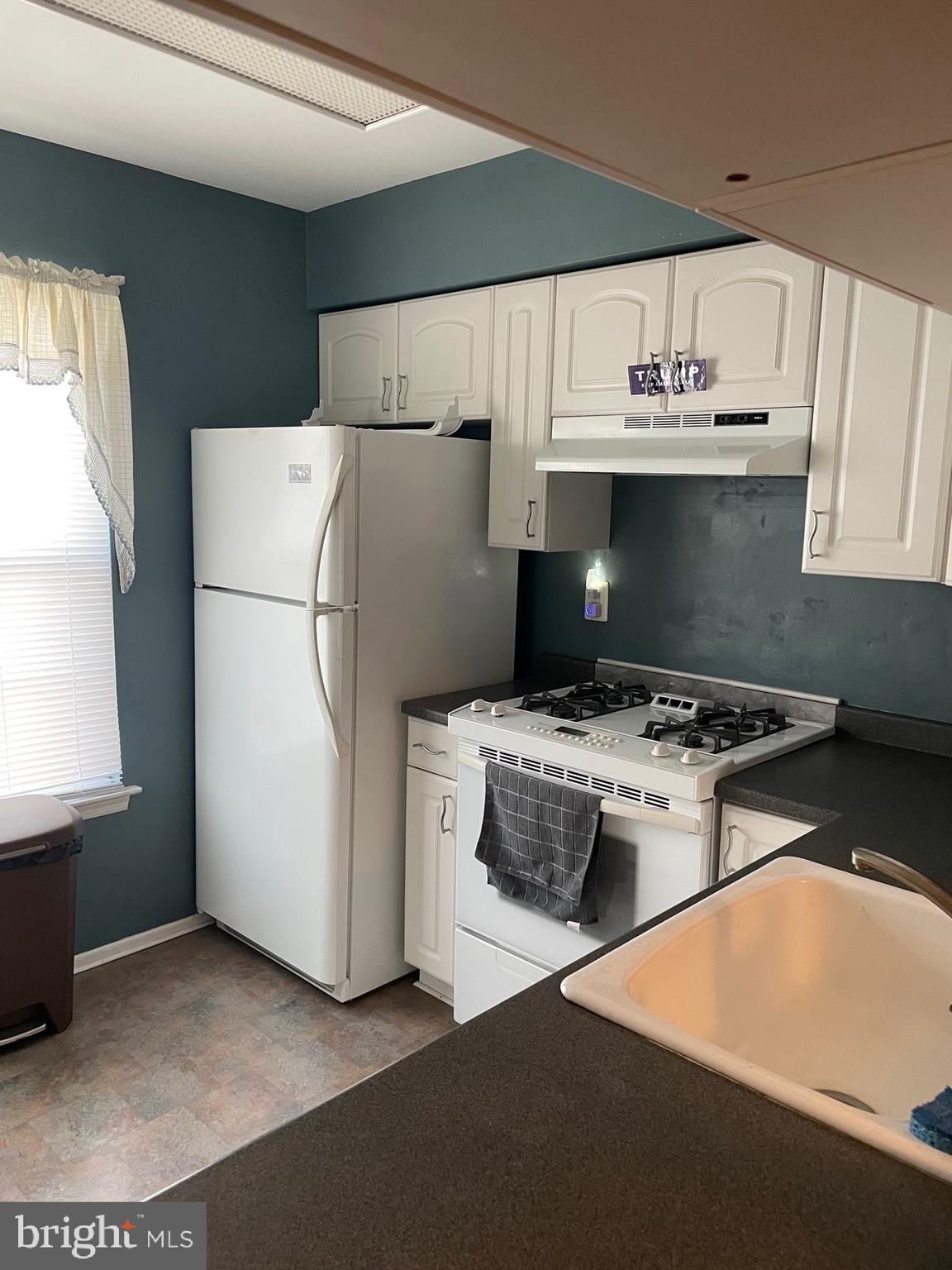 3302 RAMSBURY COURT B