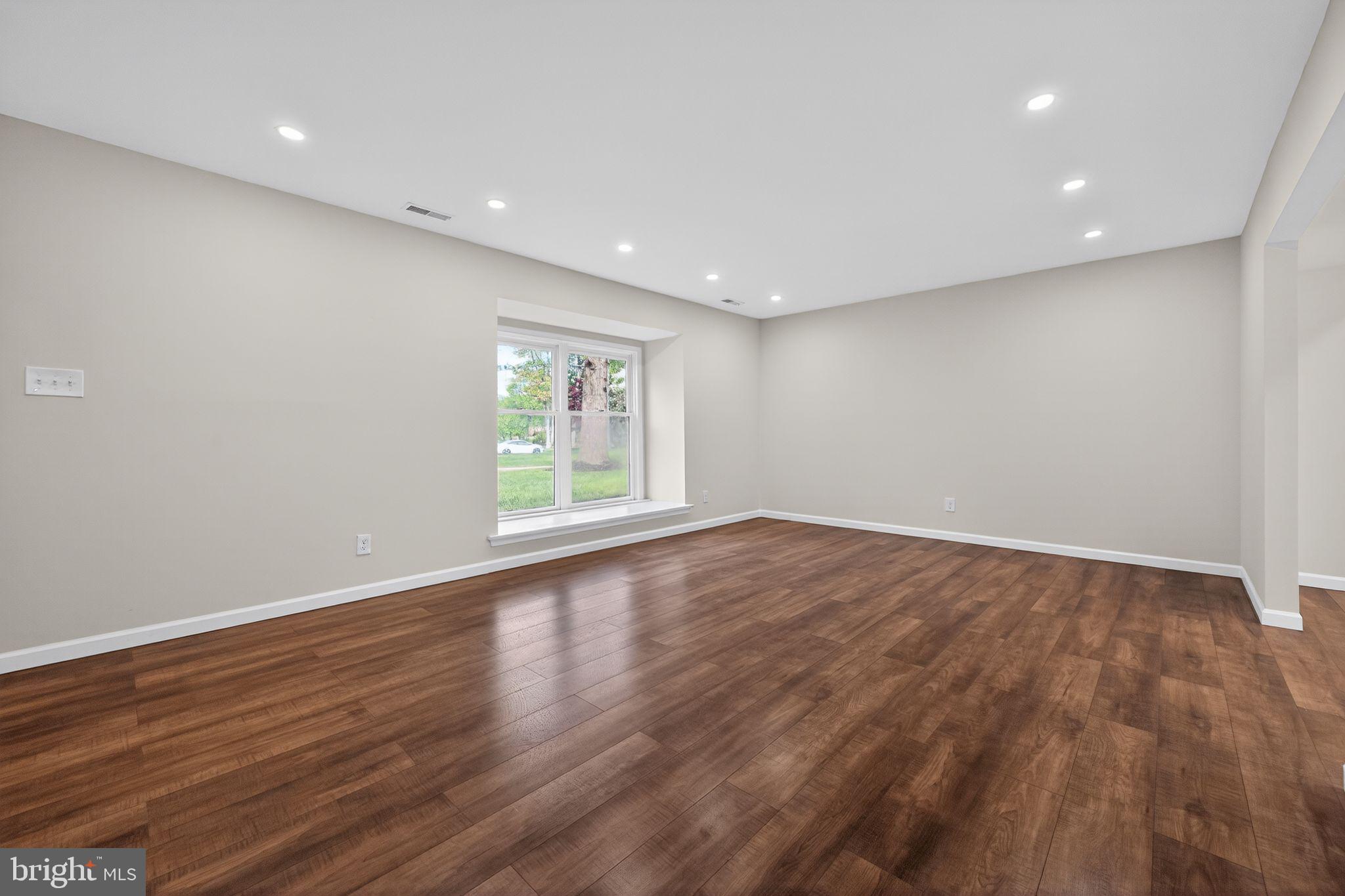 14 GREENTREE DRIVE