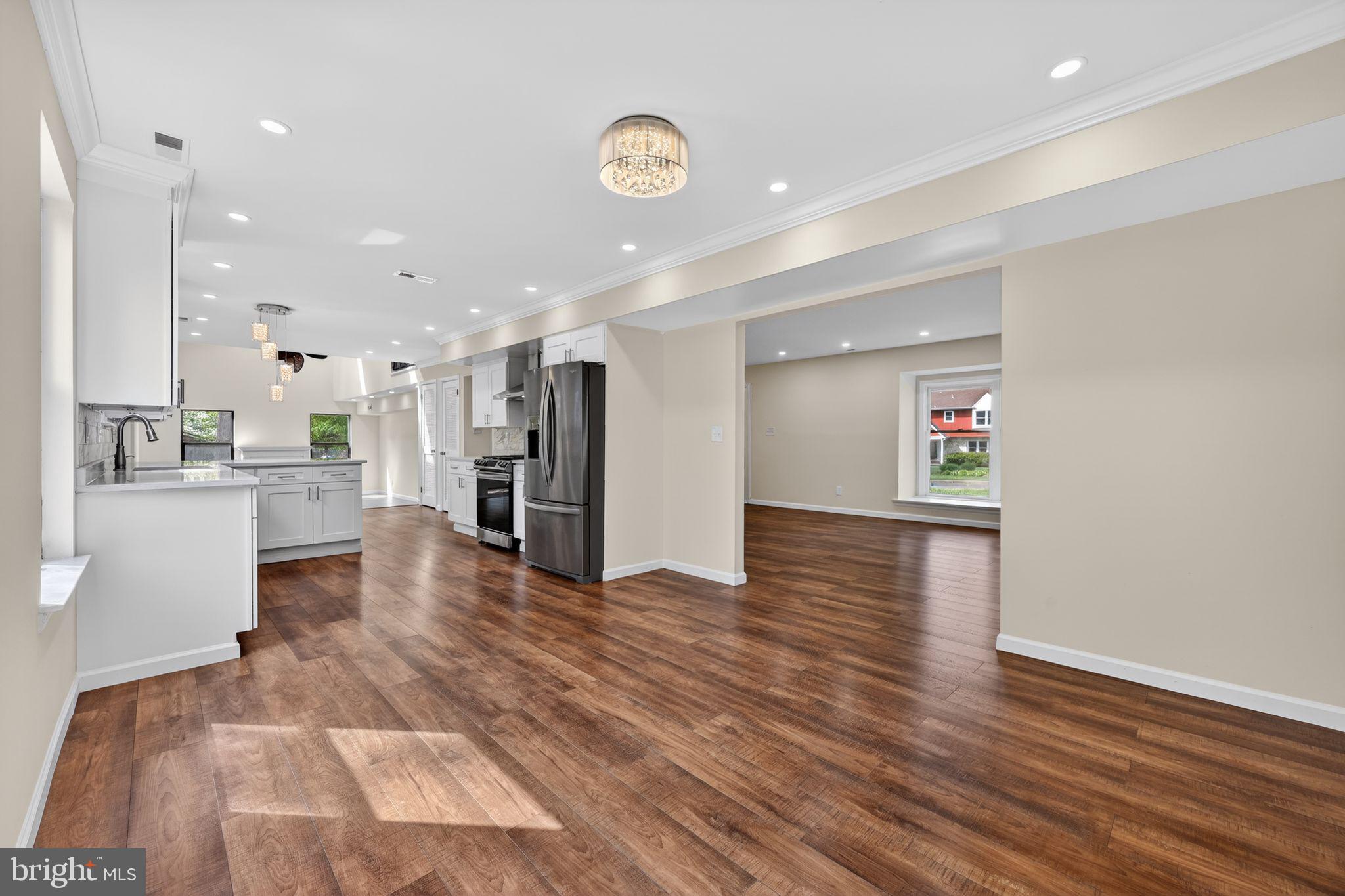 14 GREENTREE DRIVE