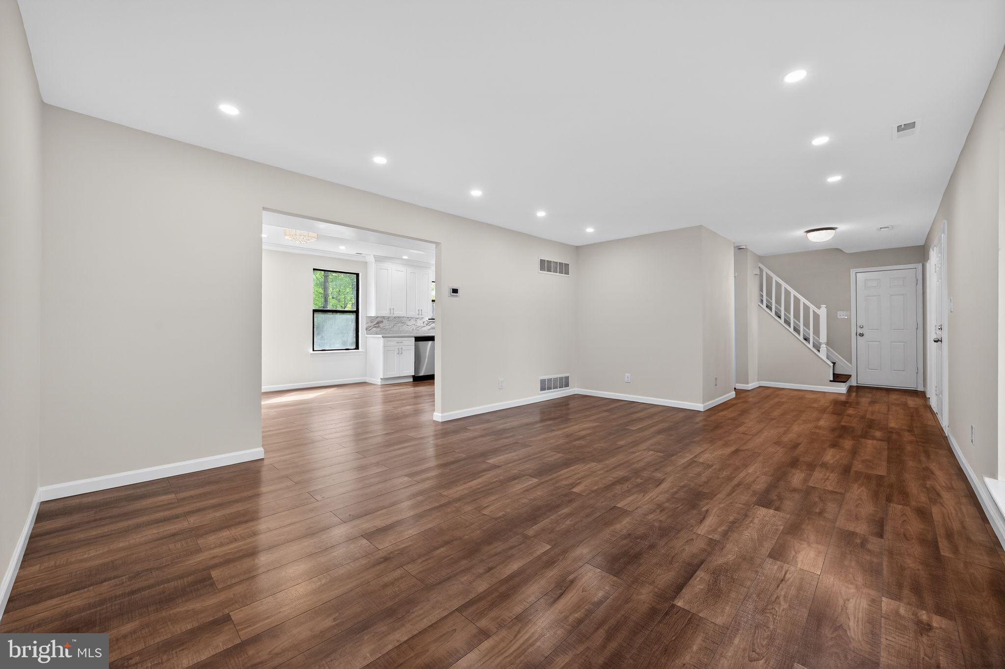 14 GREENTREE DRIVE