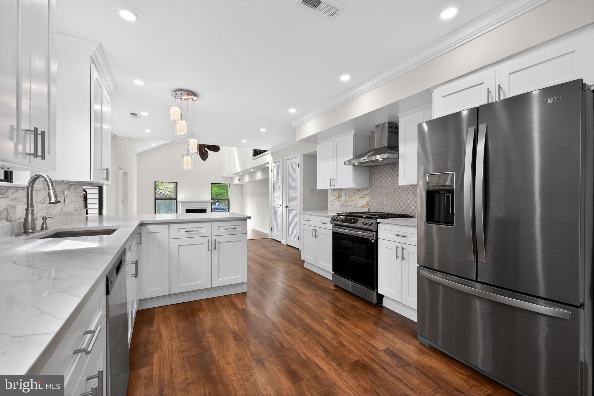 14 GREENTREE DRIVE