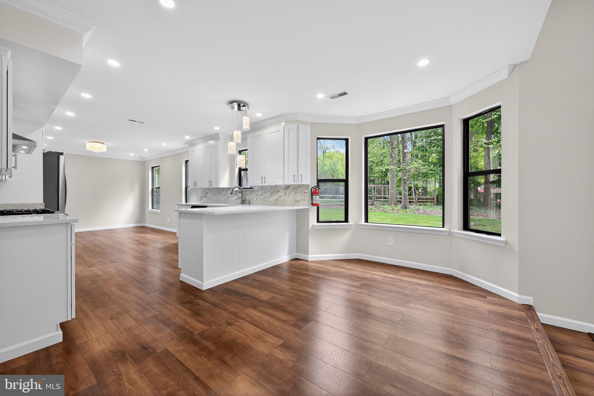 14 GREENTREE DRIVE