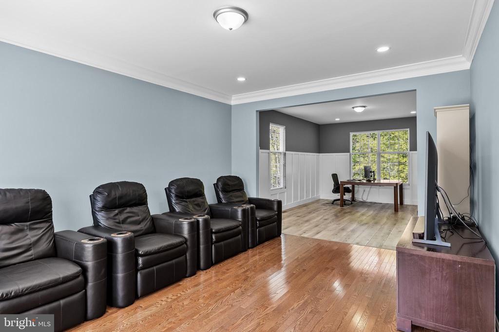 8 MELODIE COURT
