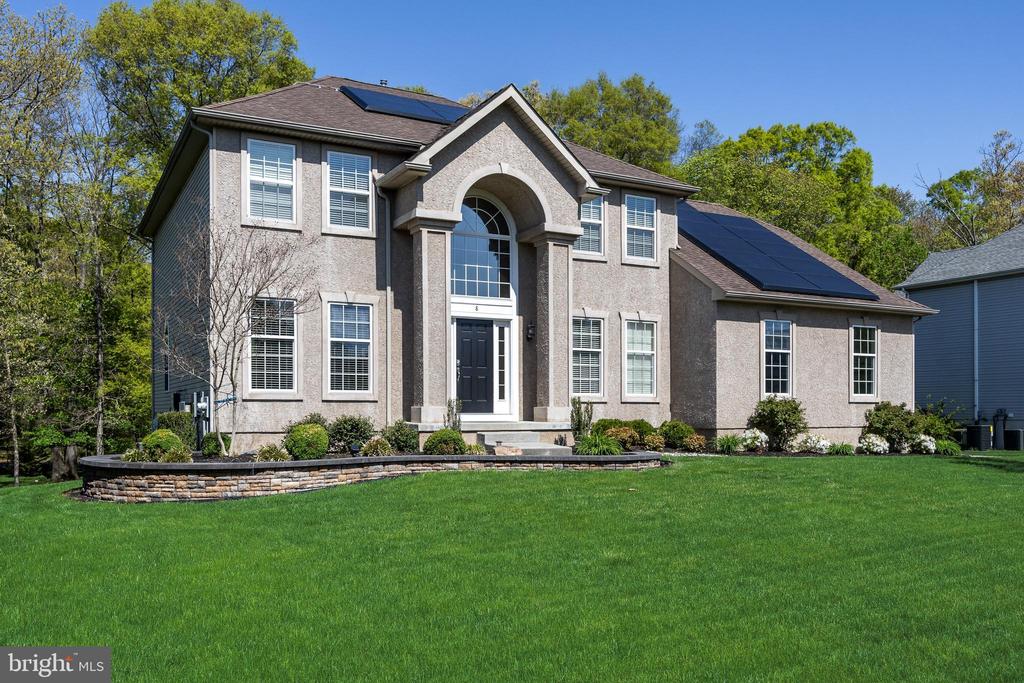 8 MELODIE COURT