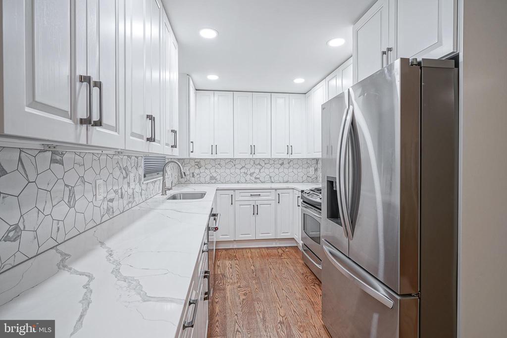 2313 BRANCH PIKE