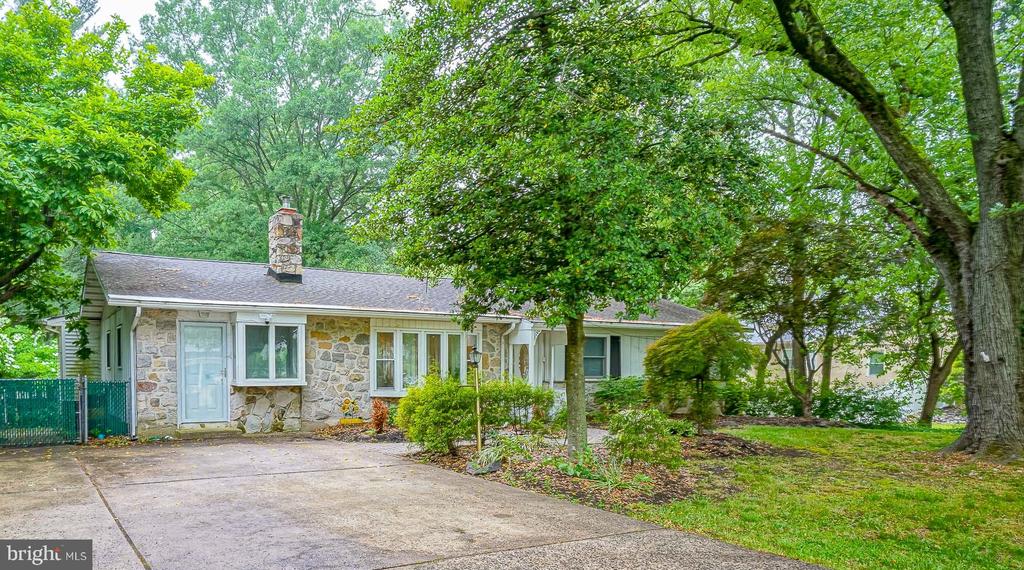 2313 BRANCH PIKE