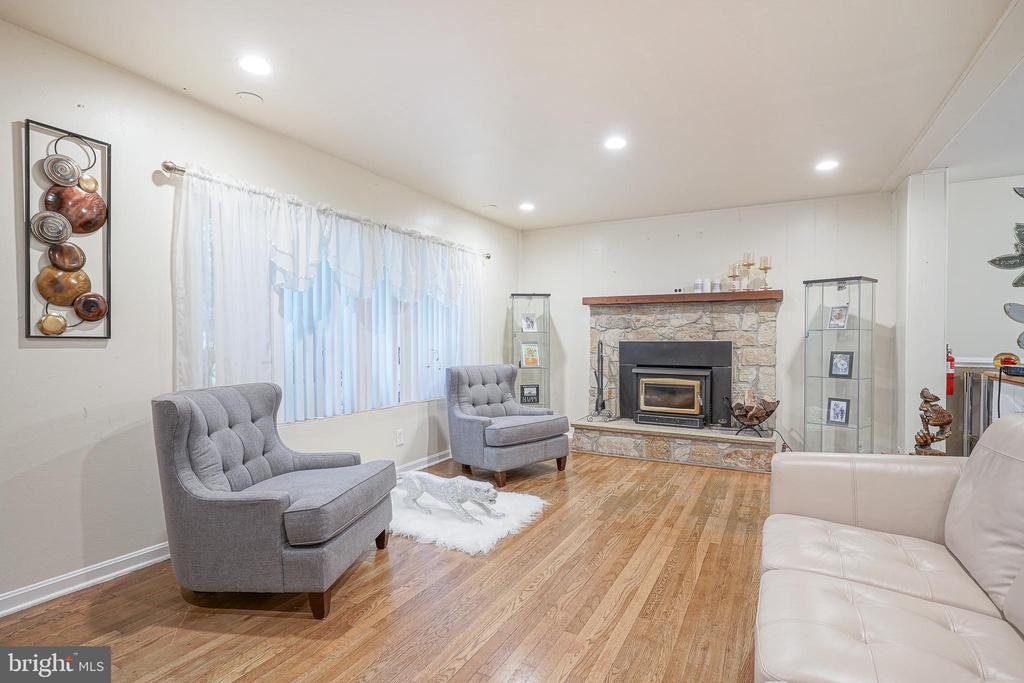2313 BRANCH PIKE