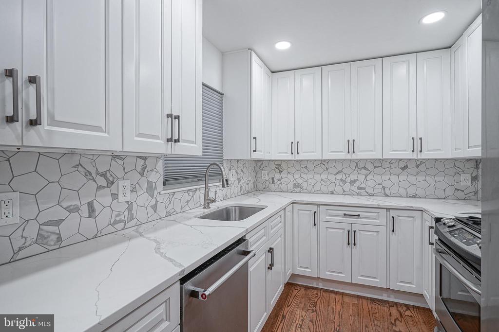 2313 BRANCH PIKE