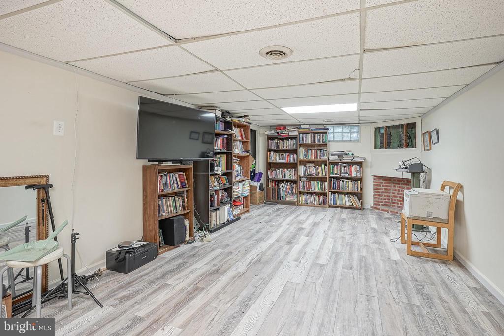 2313 BRANCH PIKE