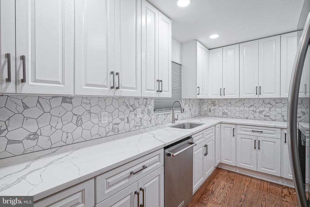 2313 BRANCH PIKE