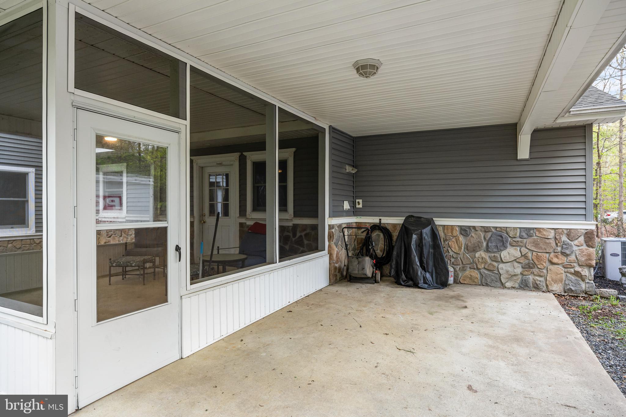 21 SHAWNEE TRAIL
