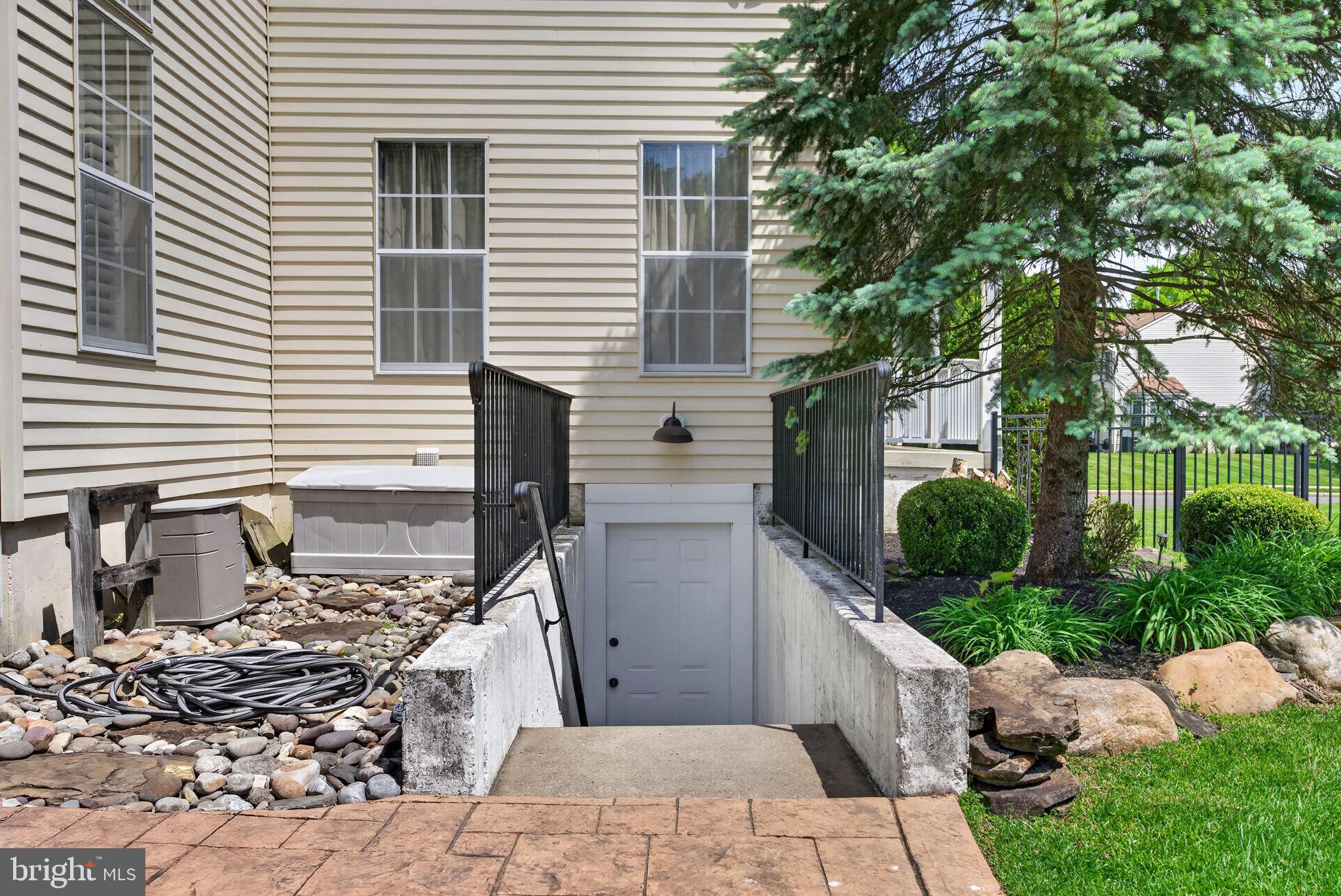612 SARATOGA DRIVE