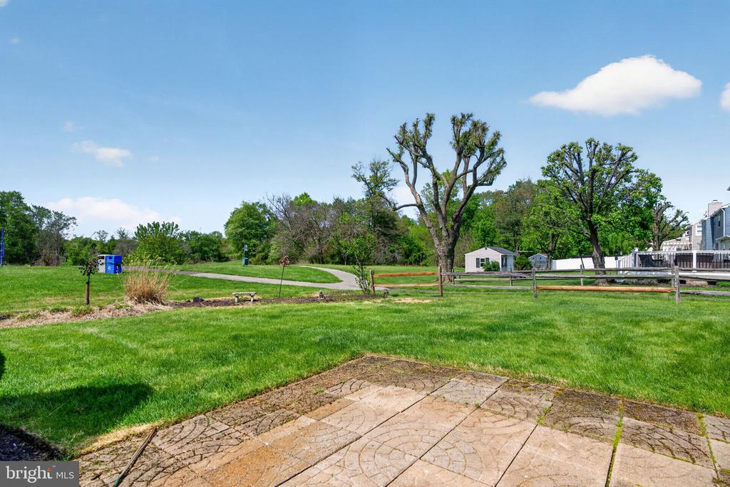 160 COUNTRY FARMS ROAD