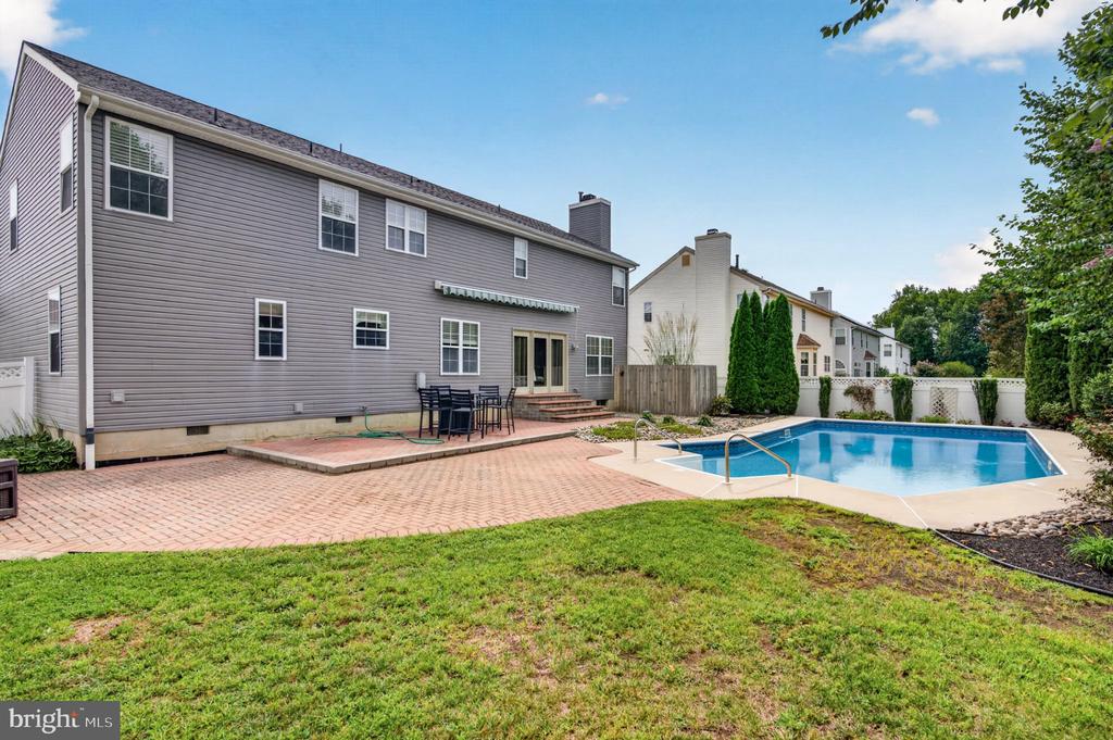 19 ANNAPOLIS DRIVE