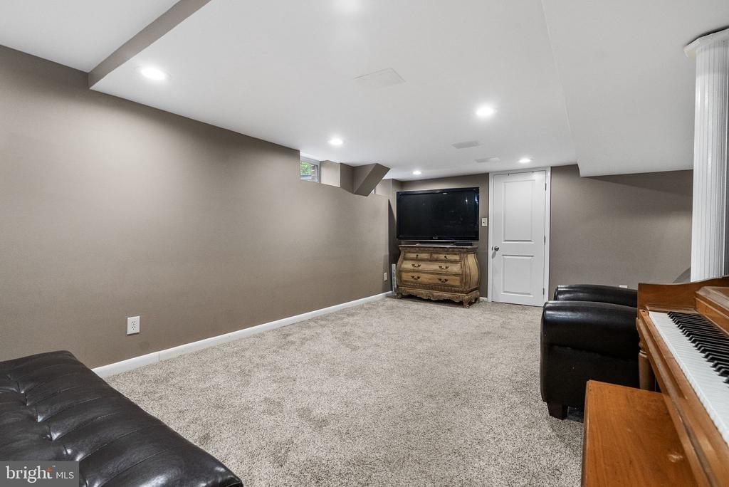 2509 RIVERTON ROAD