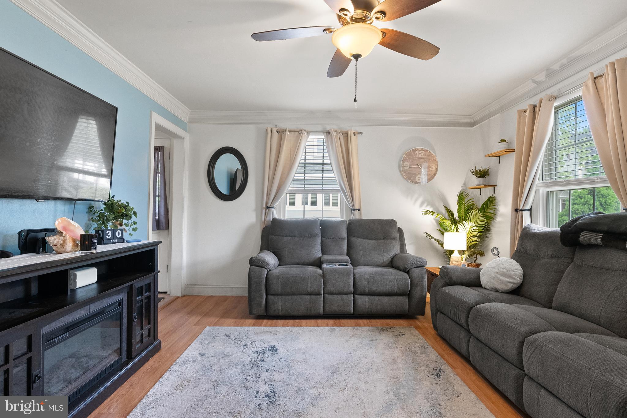 214 VINE STREET