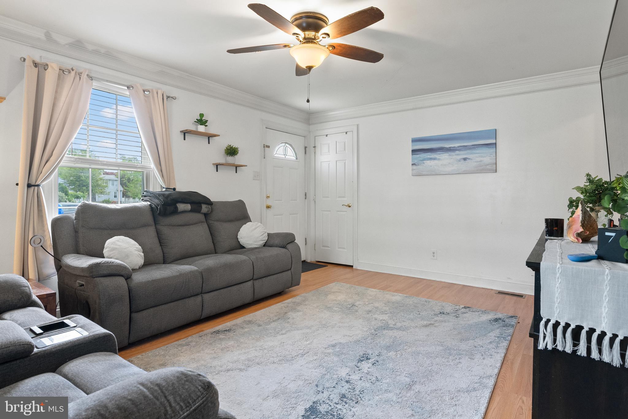 214 VINE STREET