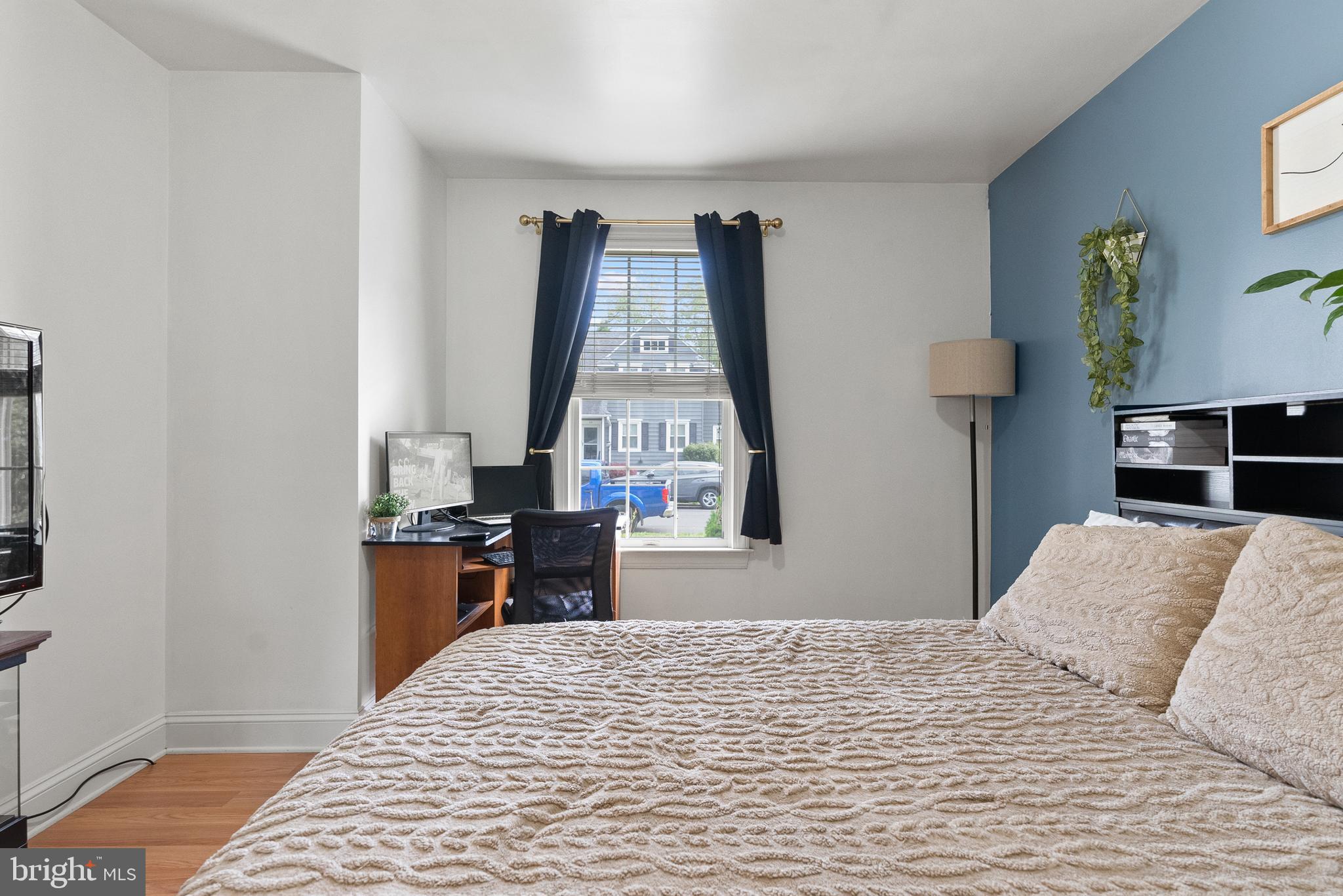 214 VINE STREET