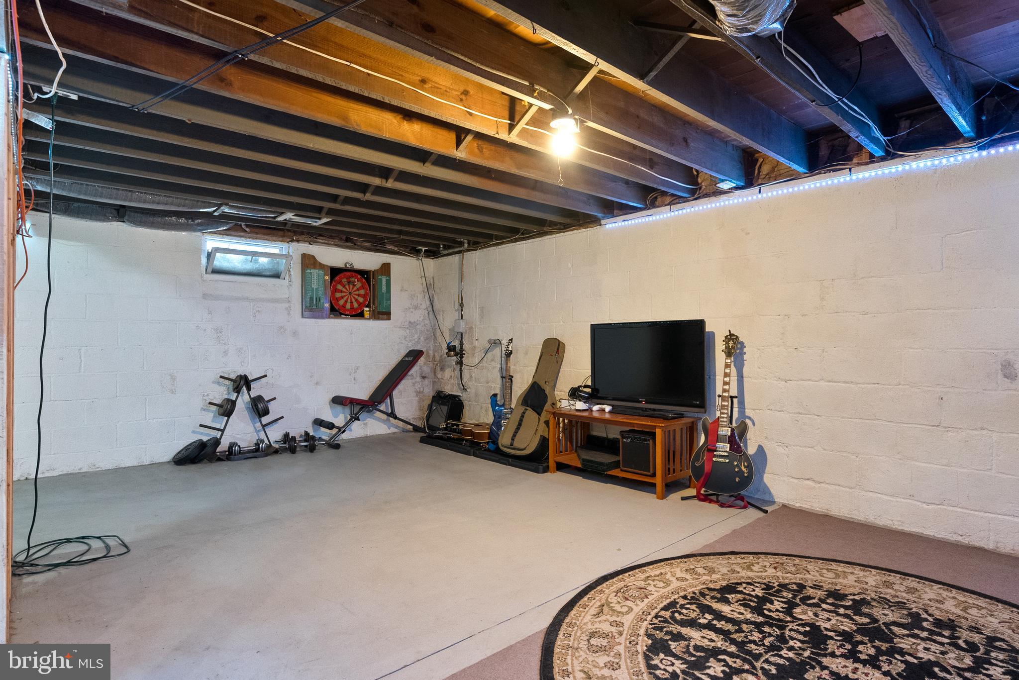 214 VINE STREET