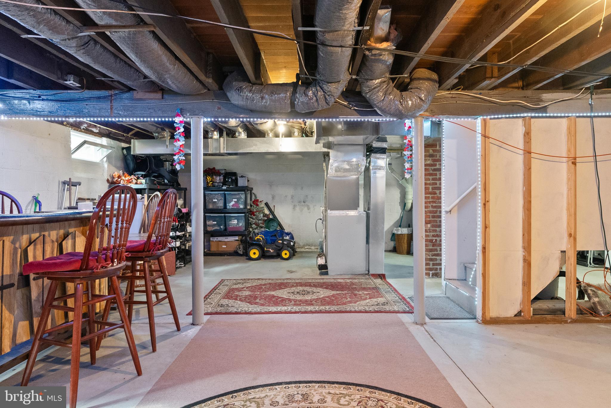 214 VINE STREET