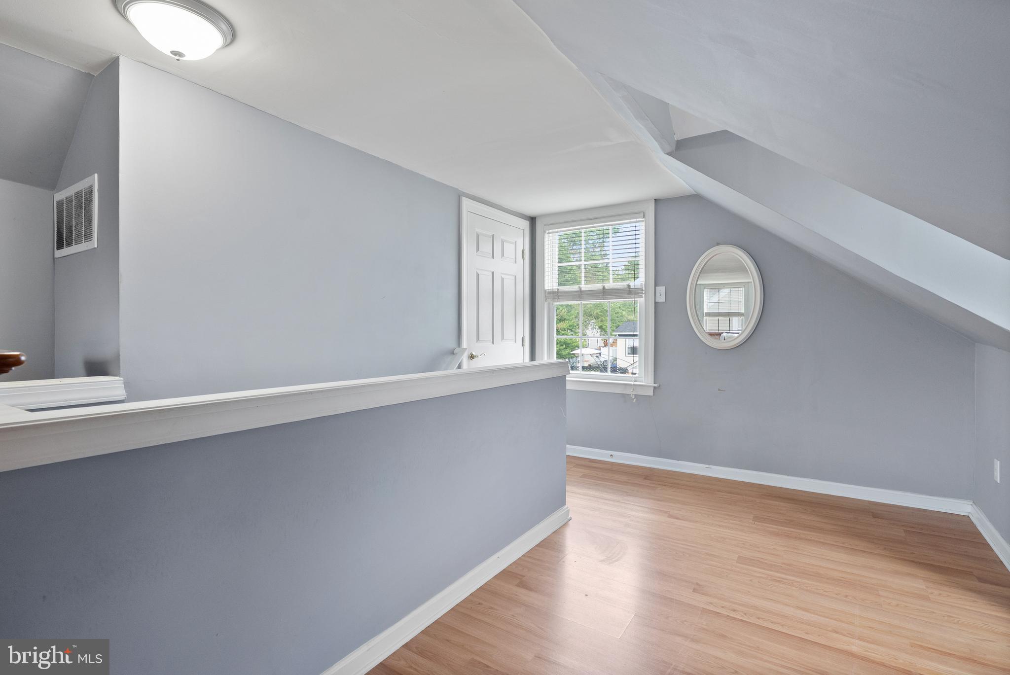 214 VINE STREET