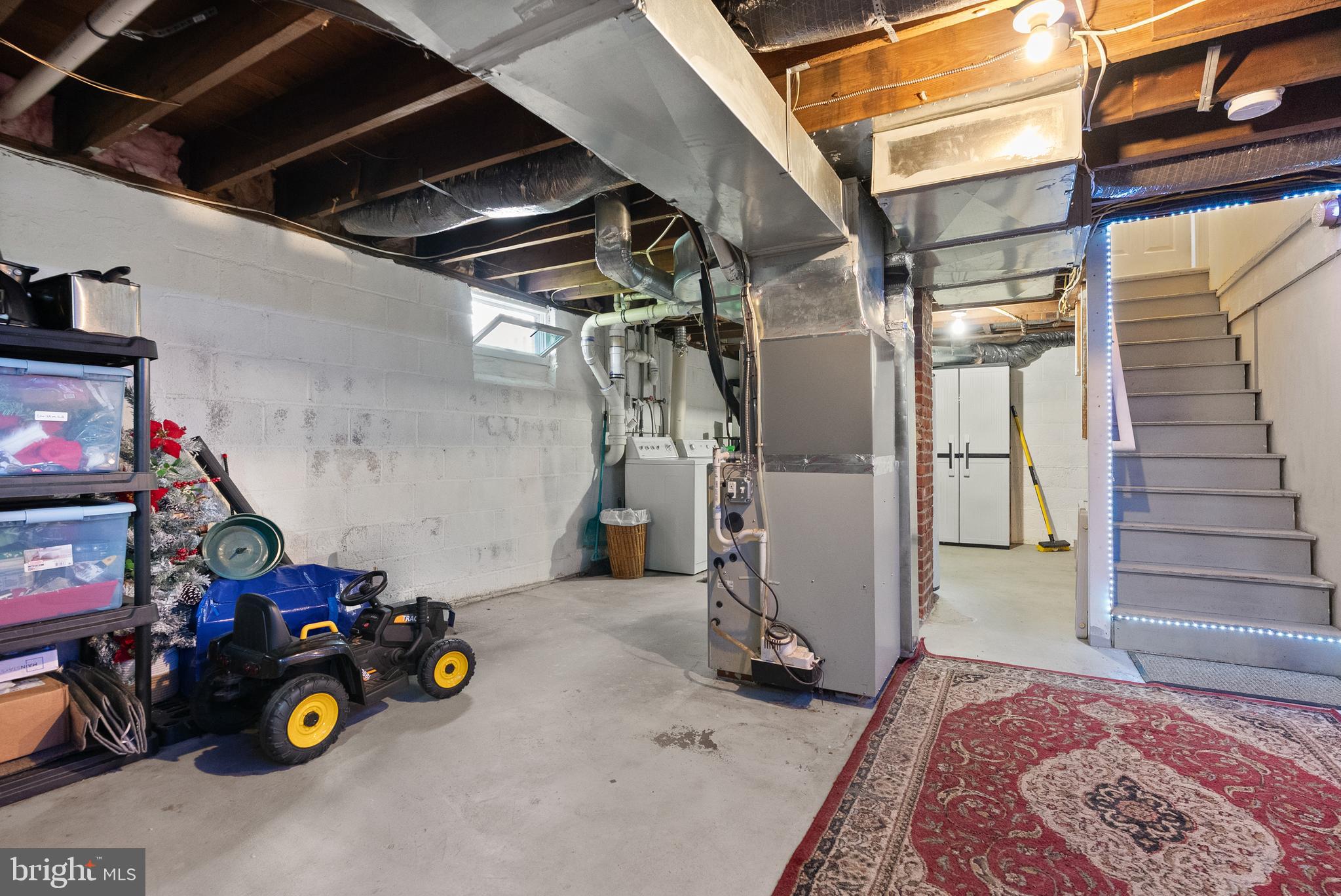 214 VINE STREET