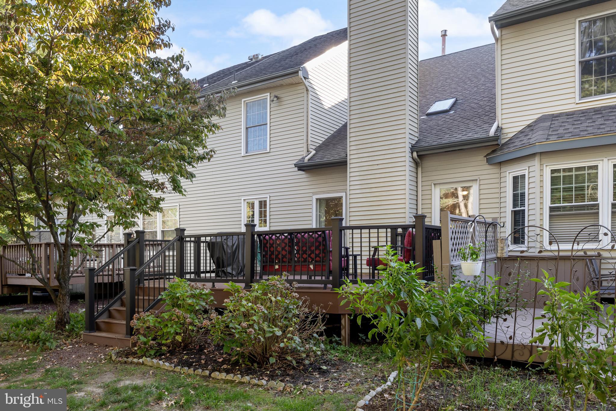 23 HILLTOP LANE