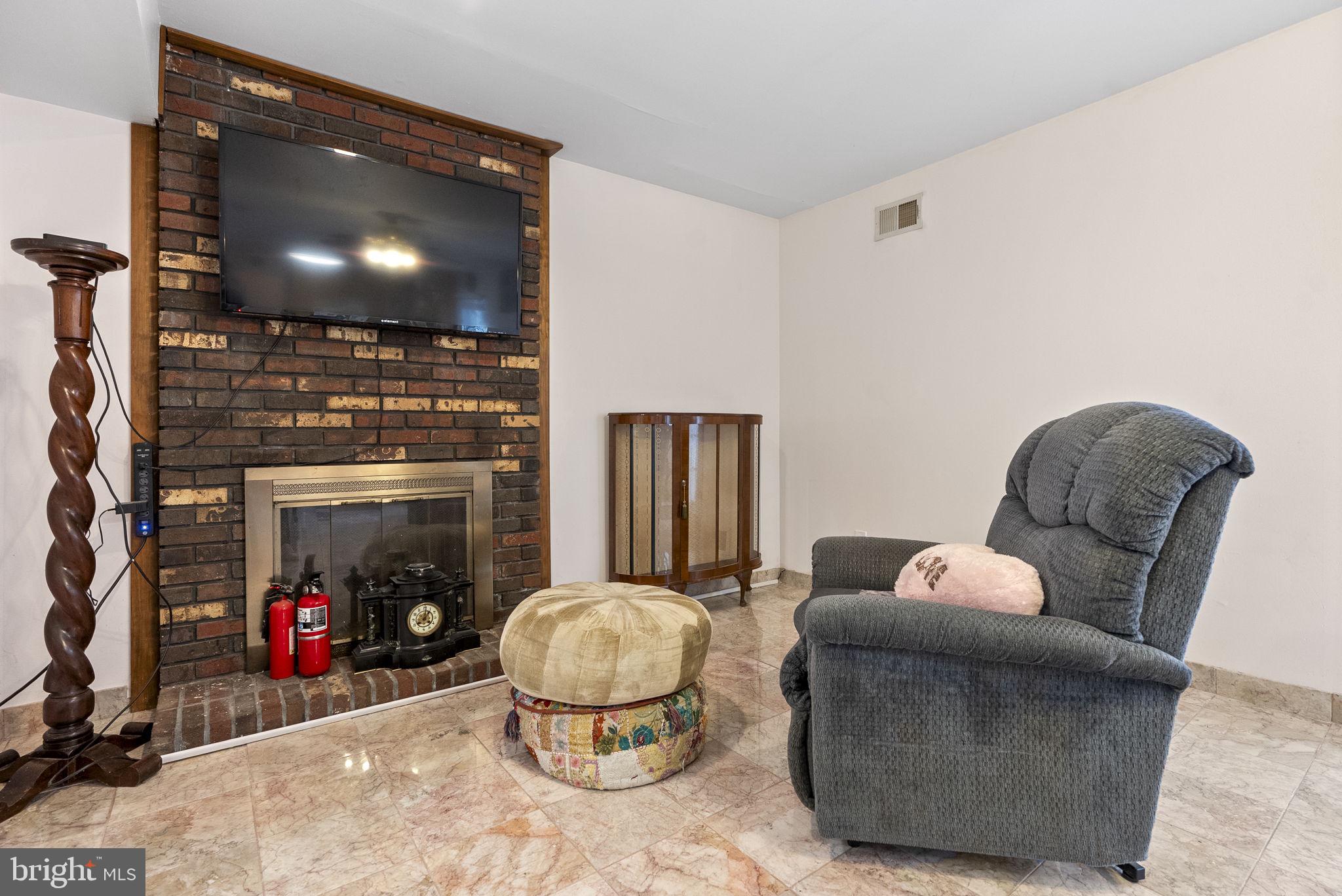 42 HORNSBY DRIVE