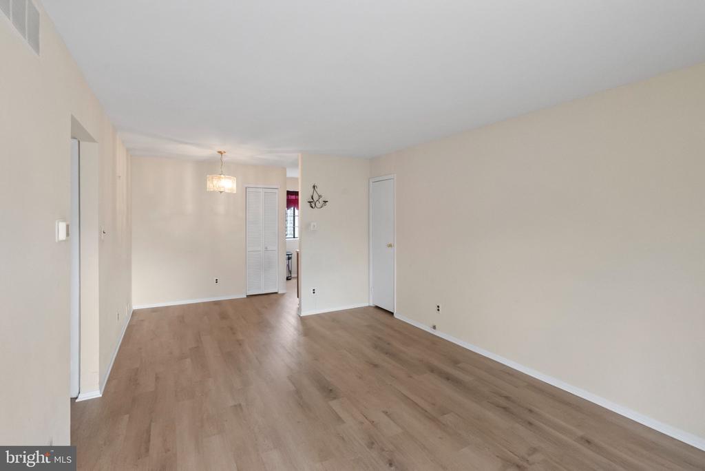 562 WILLOW TURN A 5621