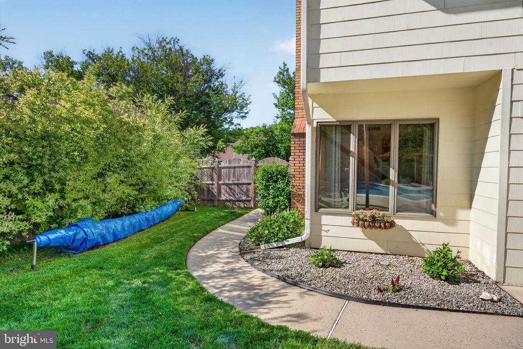 91 CARLTON AVENUE