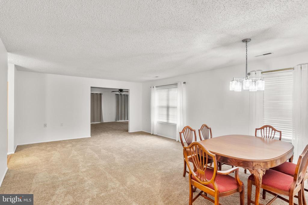 6 MONETA COURT