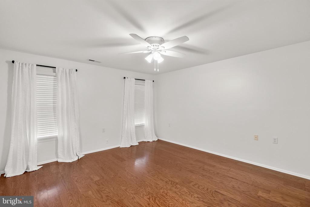 6 MONETA COURT