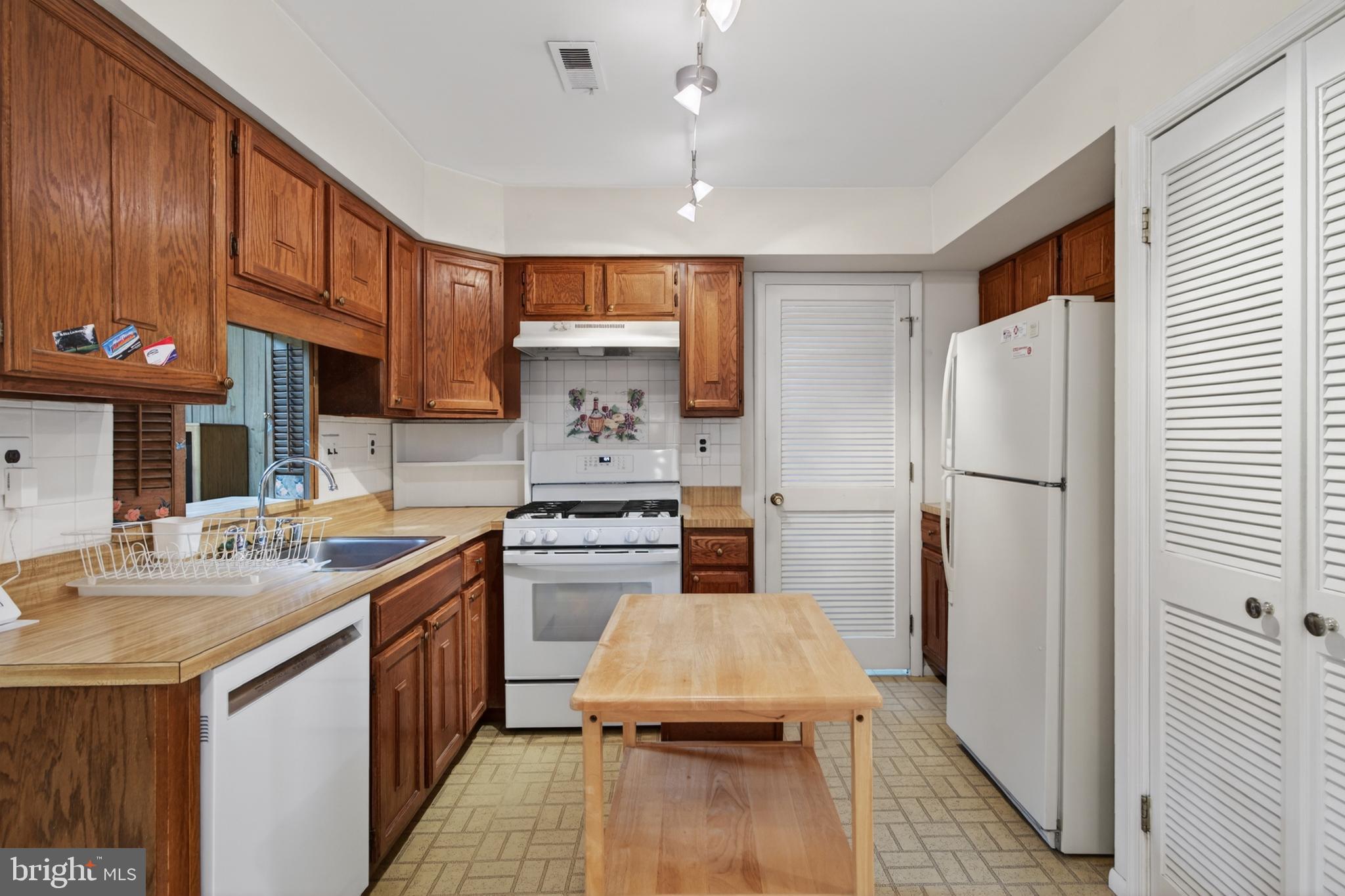 210 BURNAM WOOD DRIVE