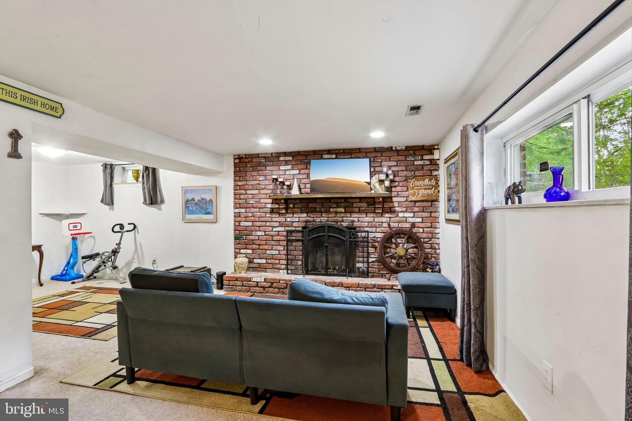 407 WISCONSIN DRIVE