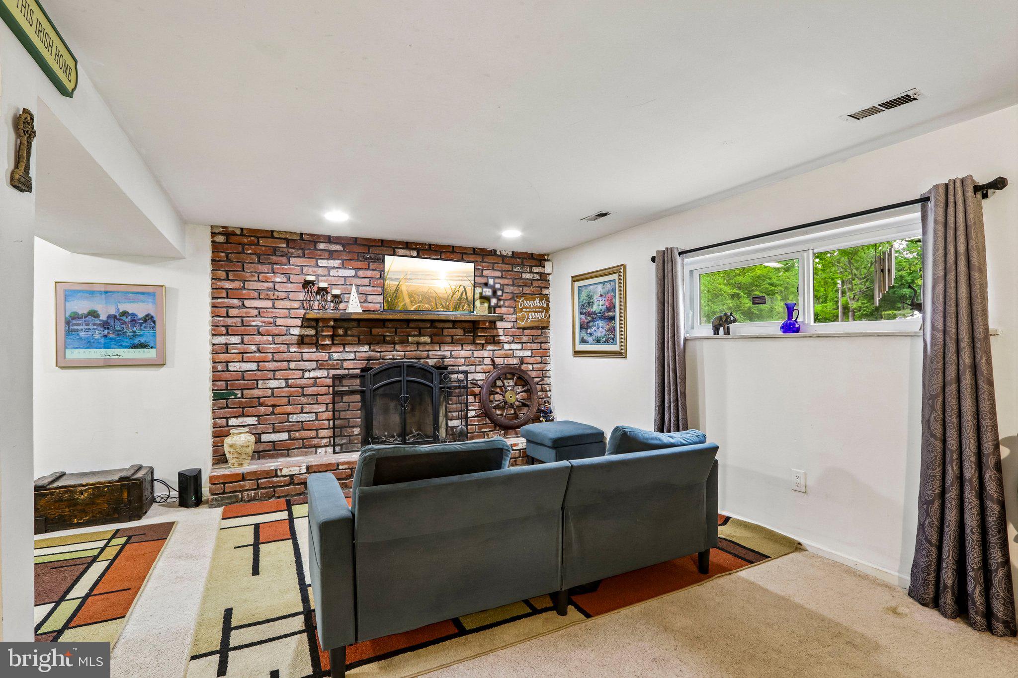 407 WISCONSIN DRIVE