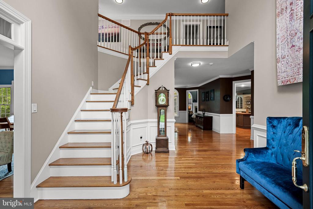 10 HAMILTON COURT