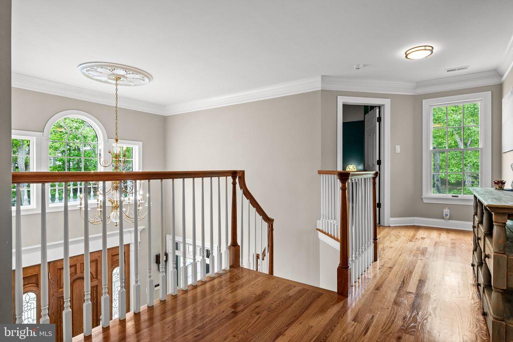10 HAMILTON COURT