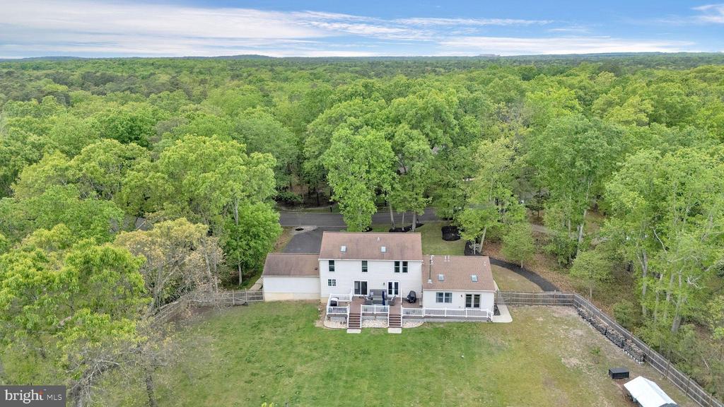 18 COUNTRY CLUB LANE