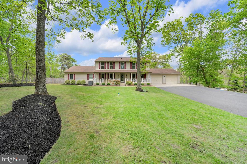 18 COUNTRY CLUB LANE