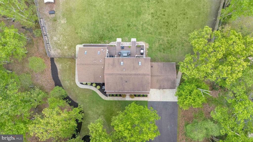 18 COUNTRY CLUB LANE
