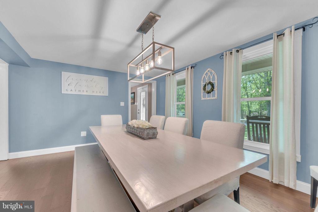 18 COUNTRY CLUB LANE