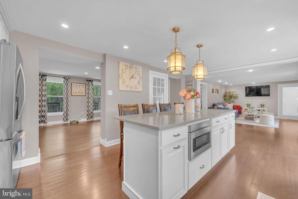 18 COUNTRY CLUB LANE