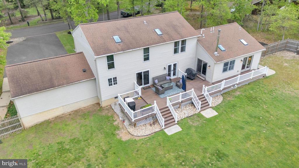 18 COUNTRY CLUB LANE