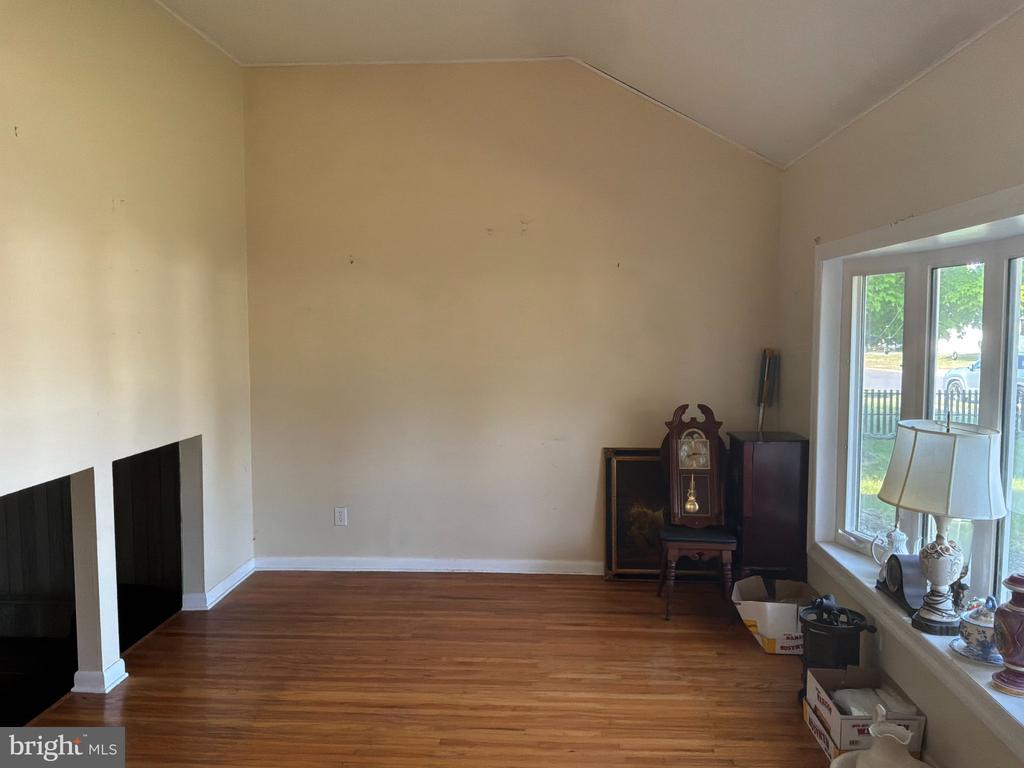 812 COLBY AVENUE