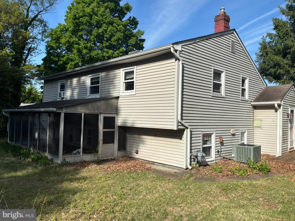 812 COLBY AVENUE