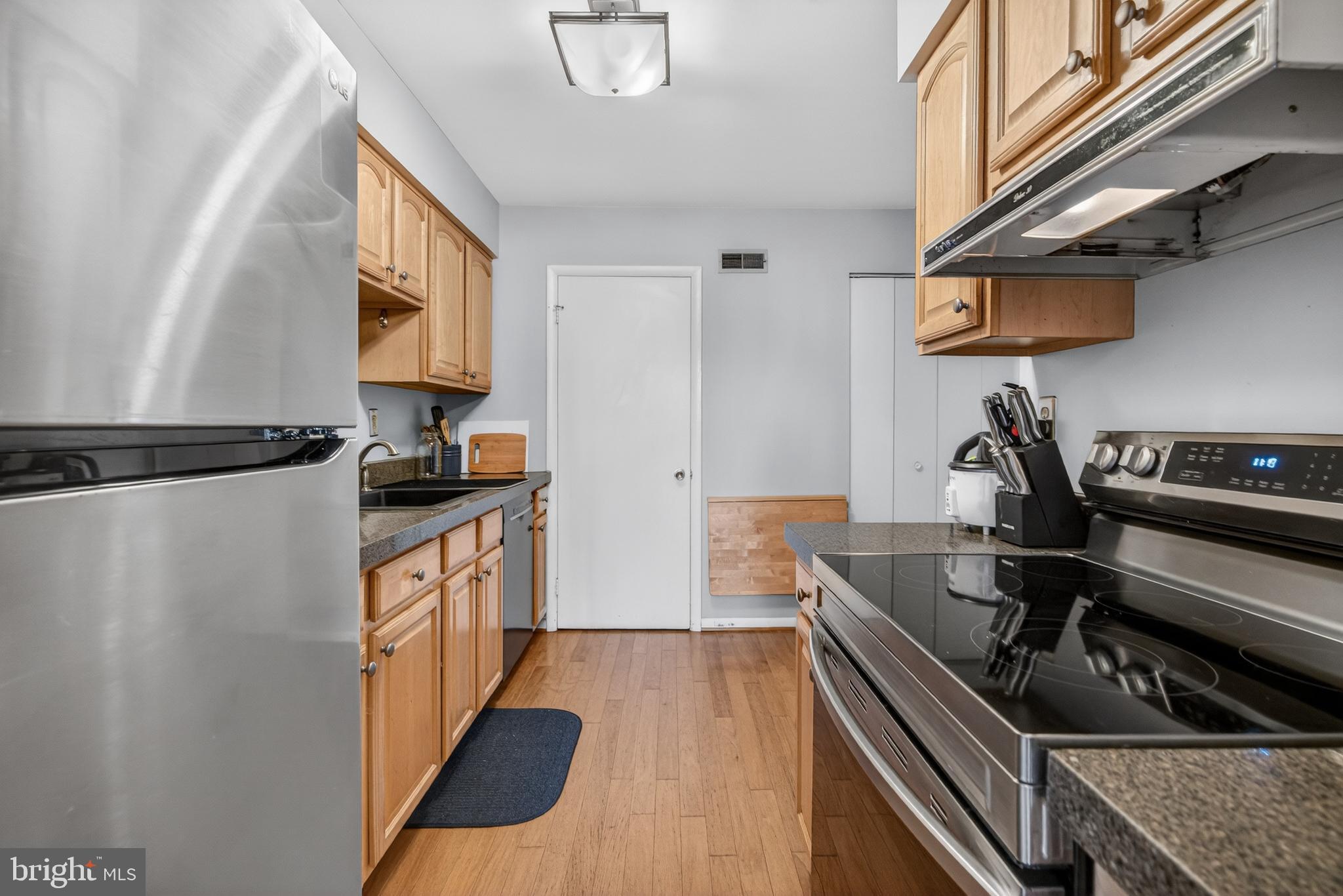 305 KELLY COVE A