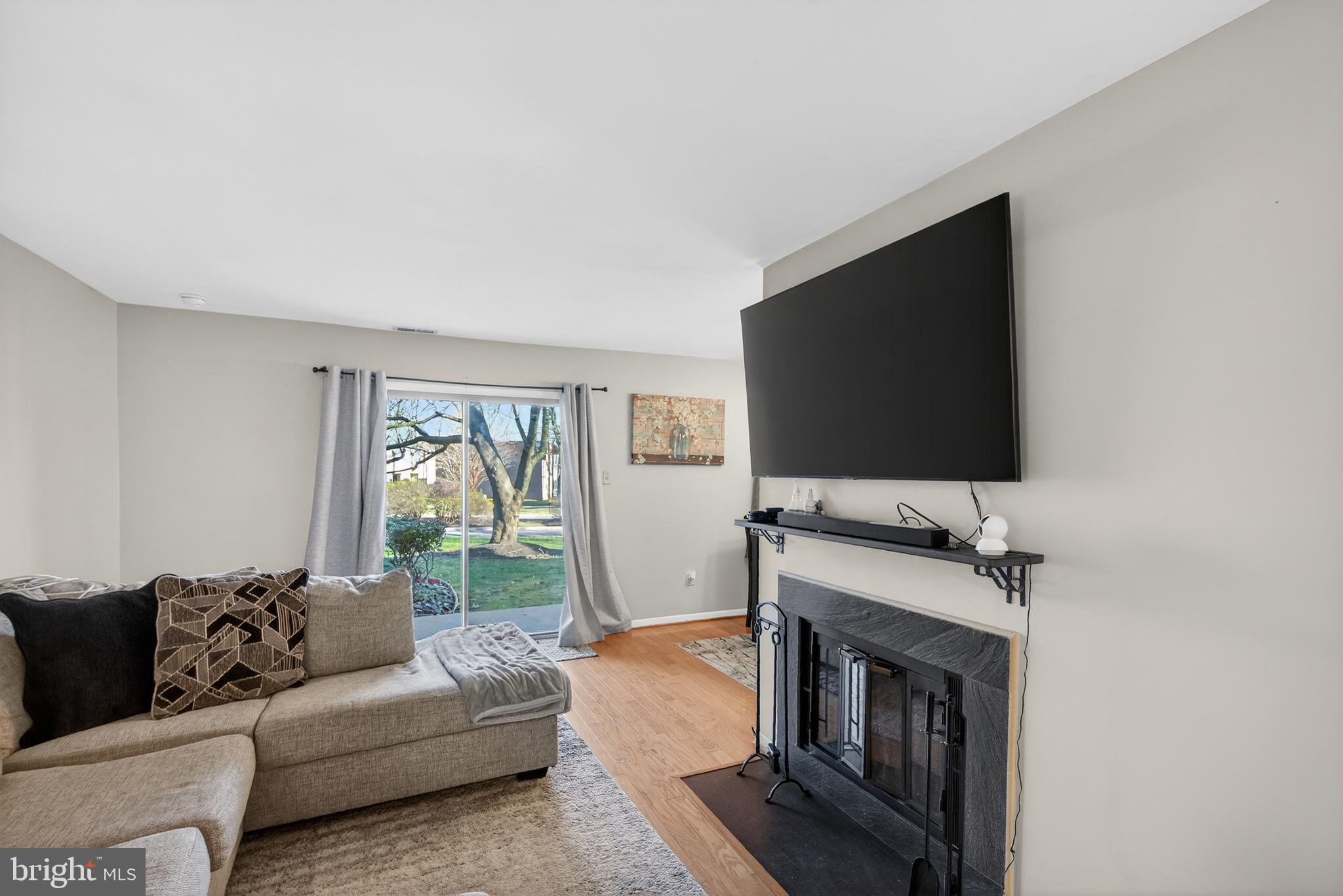 305 KELLY COVE A